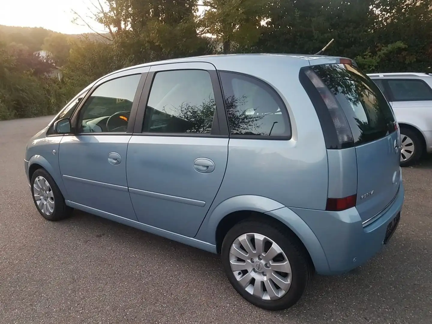 Opel Meriva Meriva+1.6i+Essentia+Easytronic Blue - 2