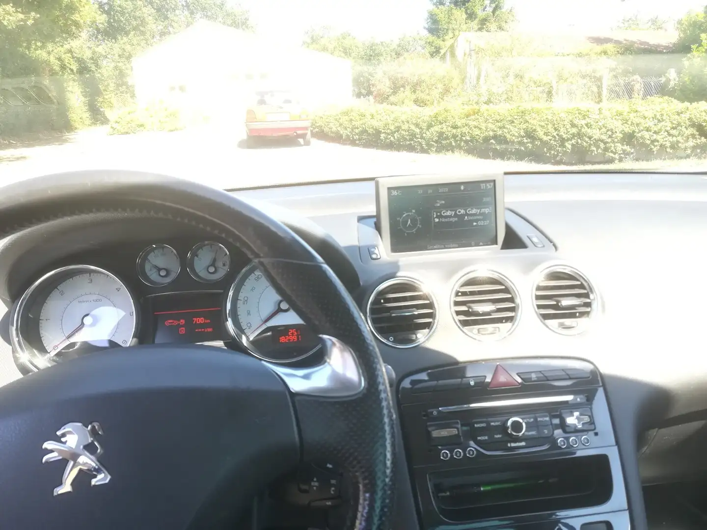 Peugeot 308 CC 2.0 HDi 163ch FAP Féline - 1