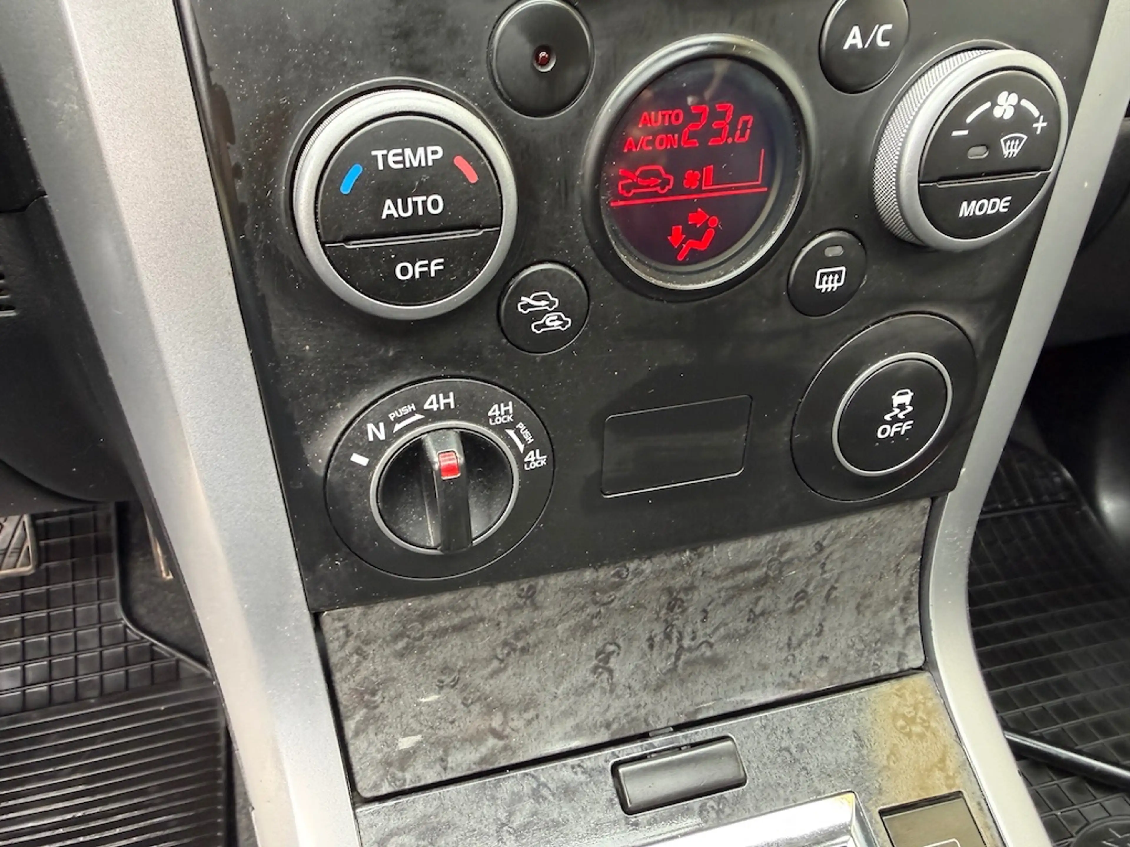Suzuki Grand Vitara 1,9 DDiS "executive" *** Vollausstattung — photo 10