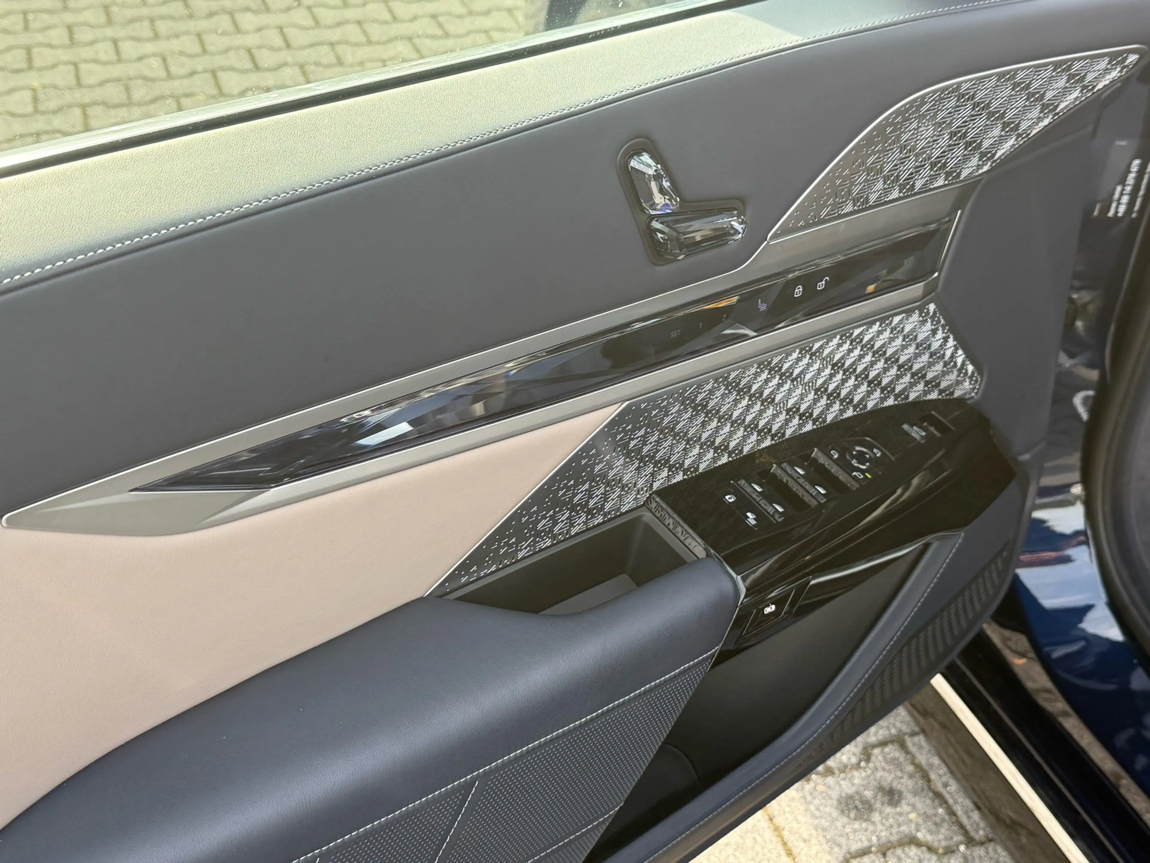 BMW i7 M70 xDrive //ExecutiveLoungeSeating TwoTone — photo 7