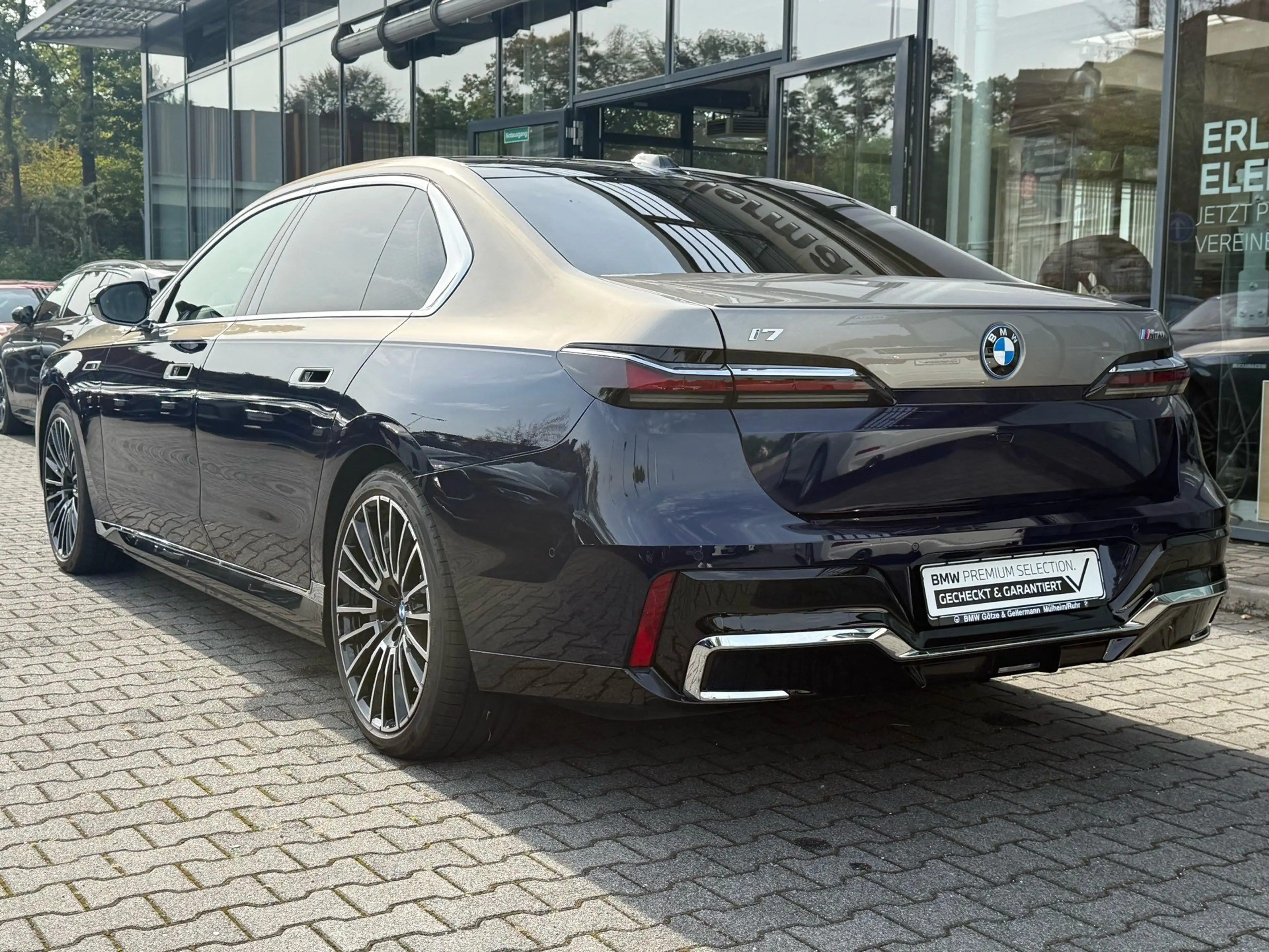 BMW i7 M70 xDrive //ExecutiveLoungeSeating TwoTone — photo 4