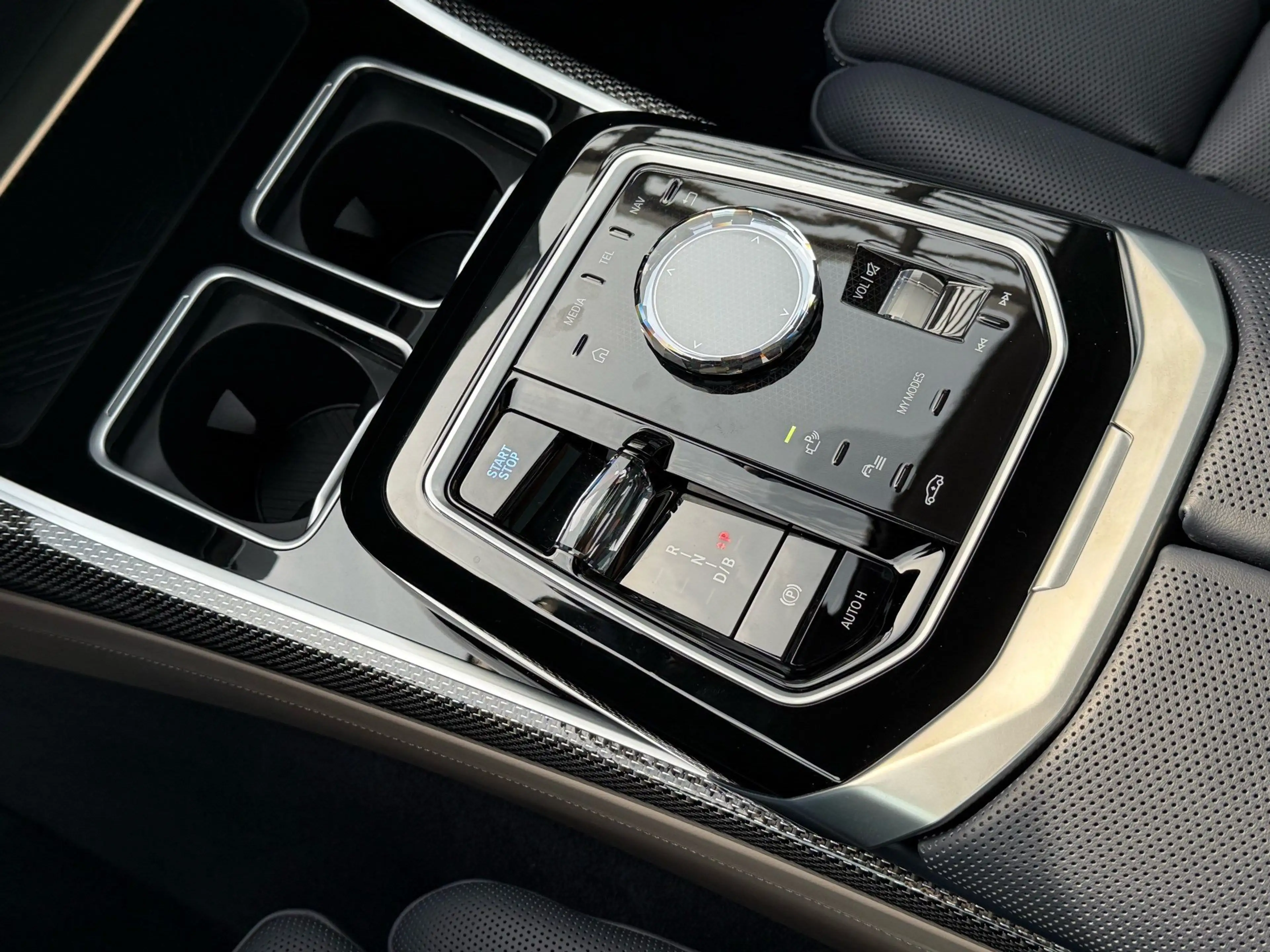 BMW i7 M70 xDrive //ExecutiveLoungeSeating TwoTone — photo 15