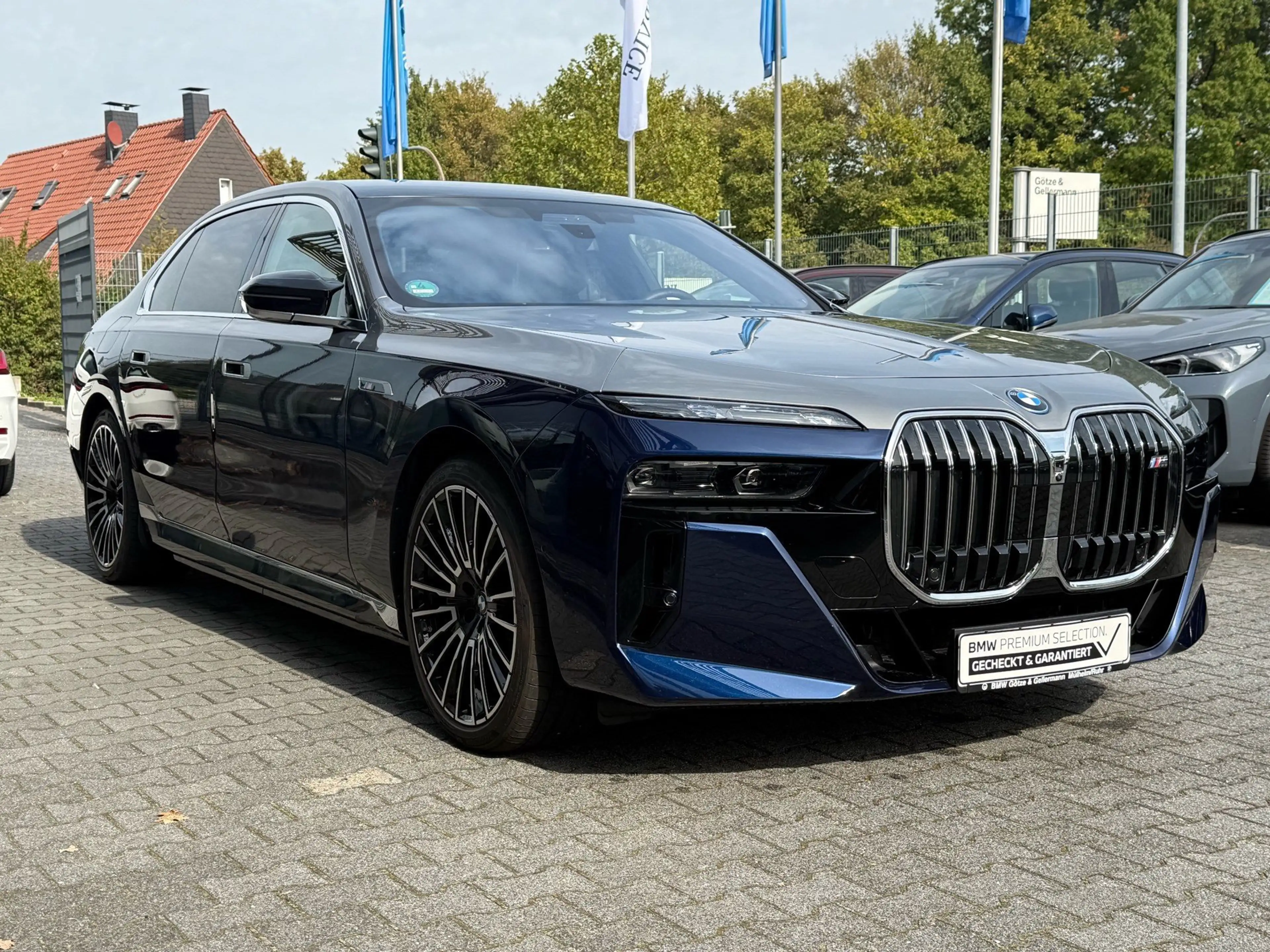 BMW i7 M70 xDrive //ExecutiveLoungeSeating TwoTone — photo 3