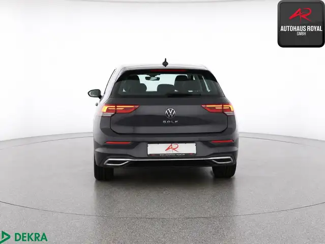 Volkswagen Golf view 4