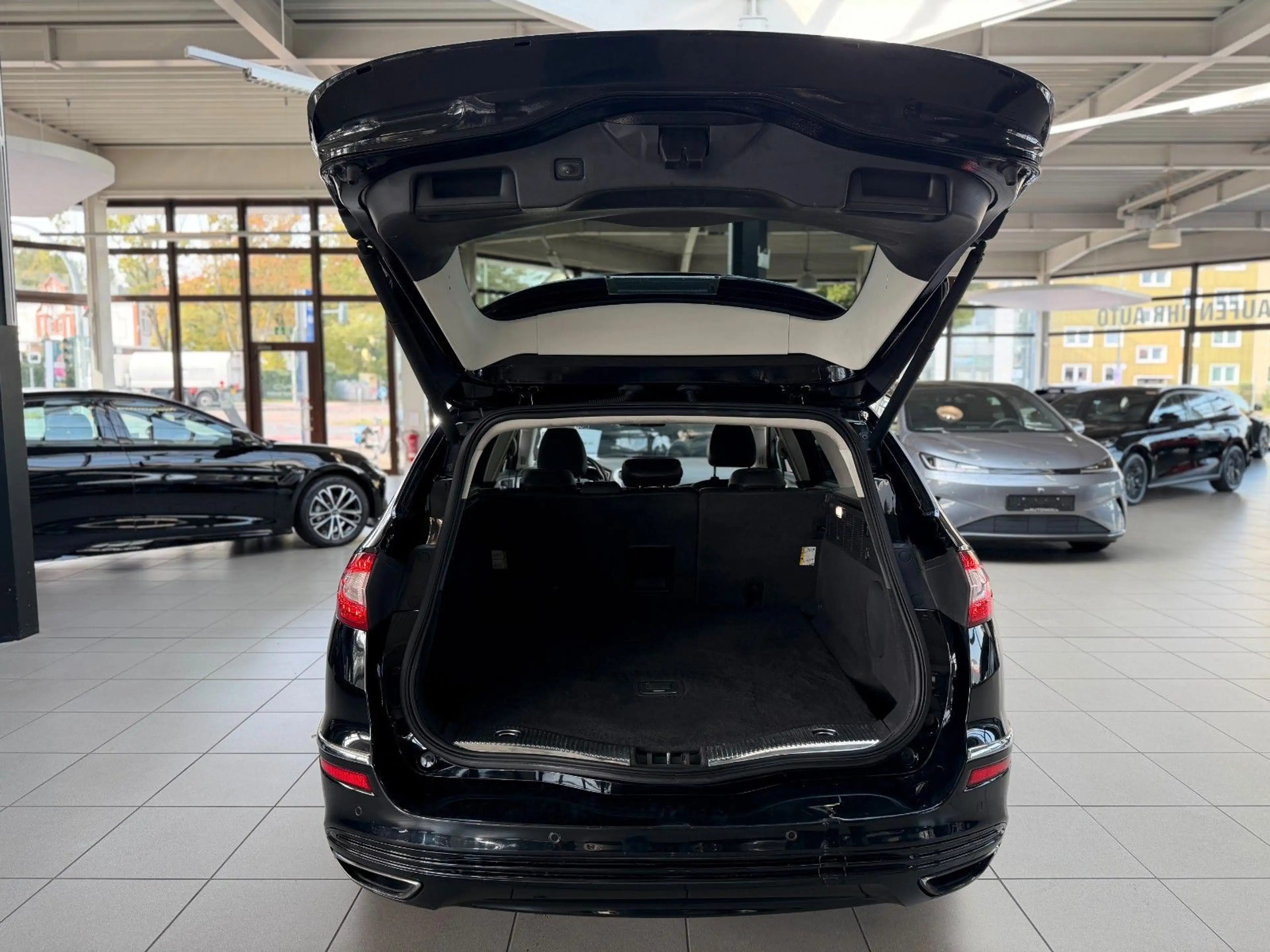 Ford Mondeo Turnier Vignale 2.0 Kamera, Leader — photo 7