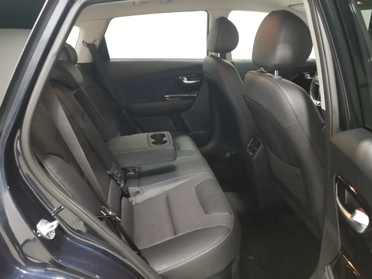 Kia Niro снимка Kia Niro