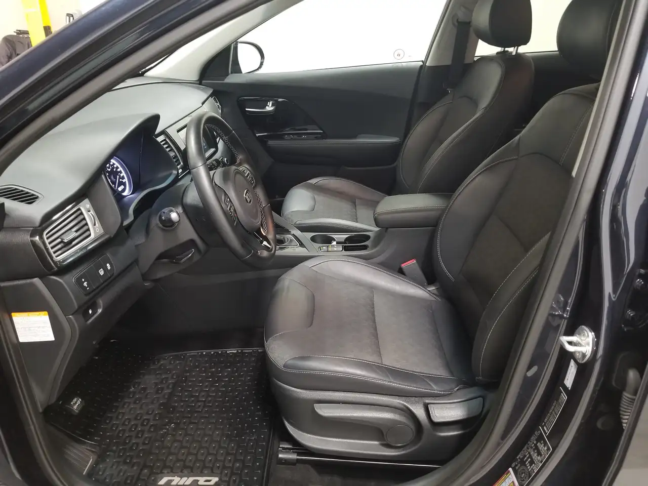 Kia Niro снимка Kia Niro