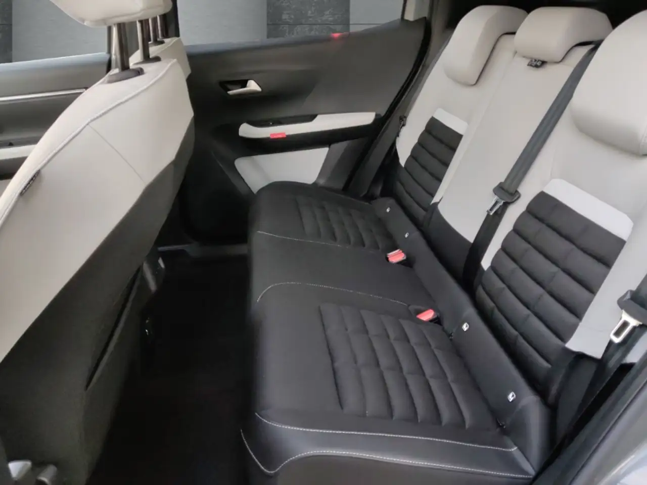 Citroen C3 Aircross MAX 11kw-Lader Winter-Paket Allwetter HeadUp-Displ 9