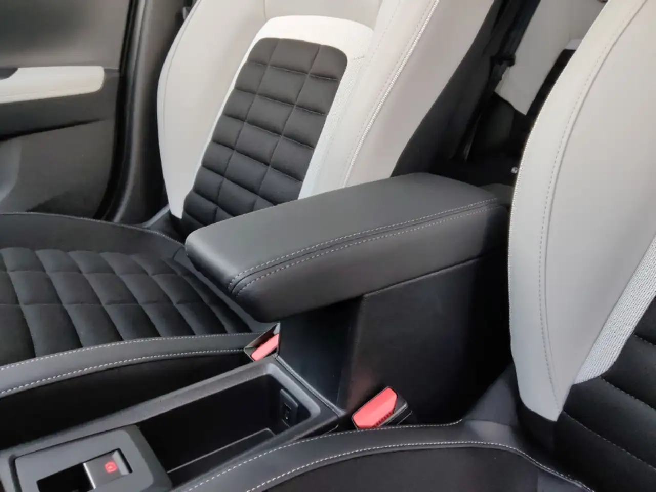 Citroen C3 Aircross MAX 11kw-Lader Winter-Paket Allwetter HeadUp-Displ 30