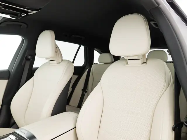 Mercedes-Benz C-Class view 13