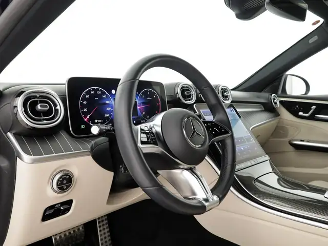 Mercedes-Benz C-Class view 11