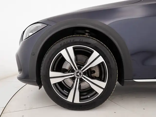 Mercedes-Benz C-Class view 7