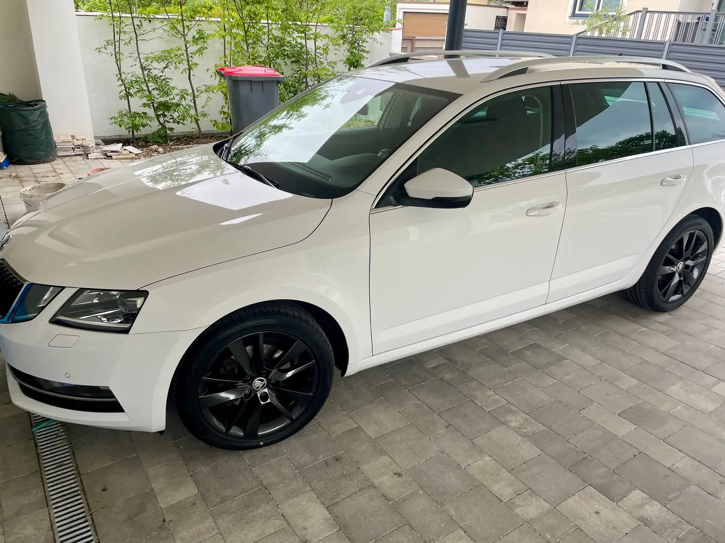 Skoda Octavia Octavia Combi 1,0 TSI Style DSG Style Weiß - 1