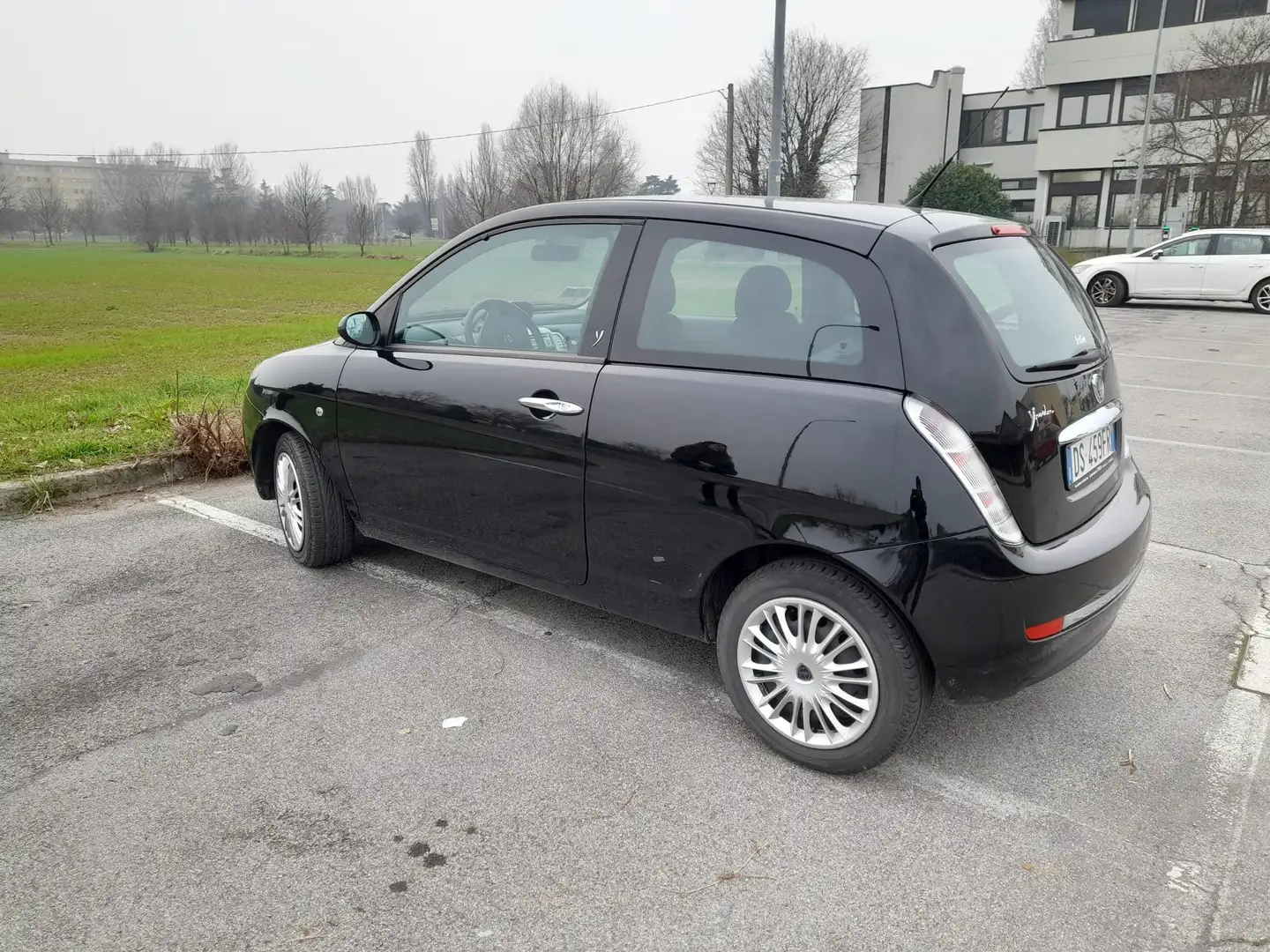 Lancia Ypsilon Ypsilon II 2007 1.2 8v ModaMilano Nero - 1