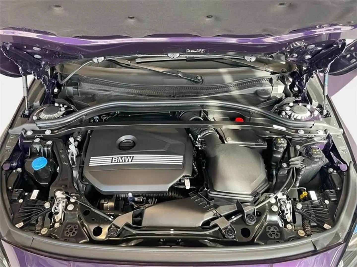 BMW 120 M-Sport Pro Violett - 2