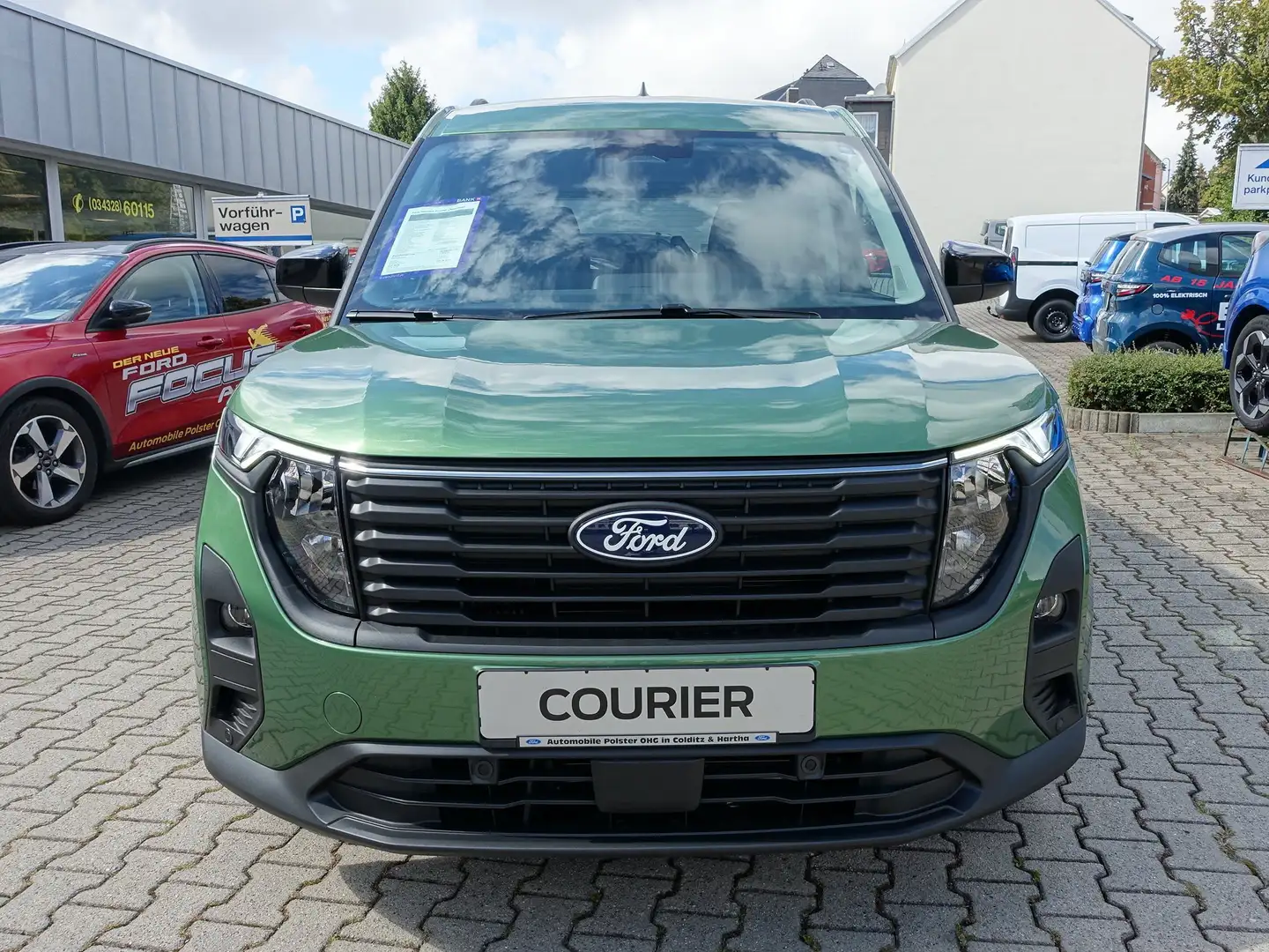 Ford Tourneo Courier Titanium *Winter + Fahrerassistenz-Paket* Vert - 2