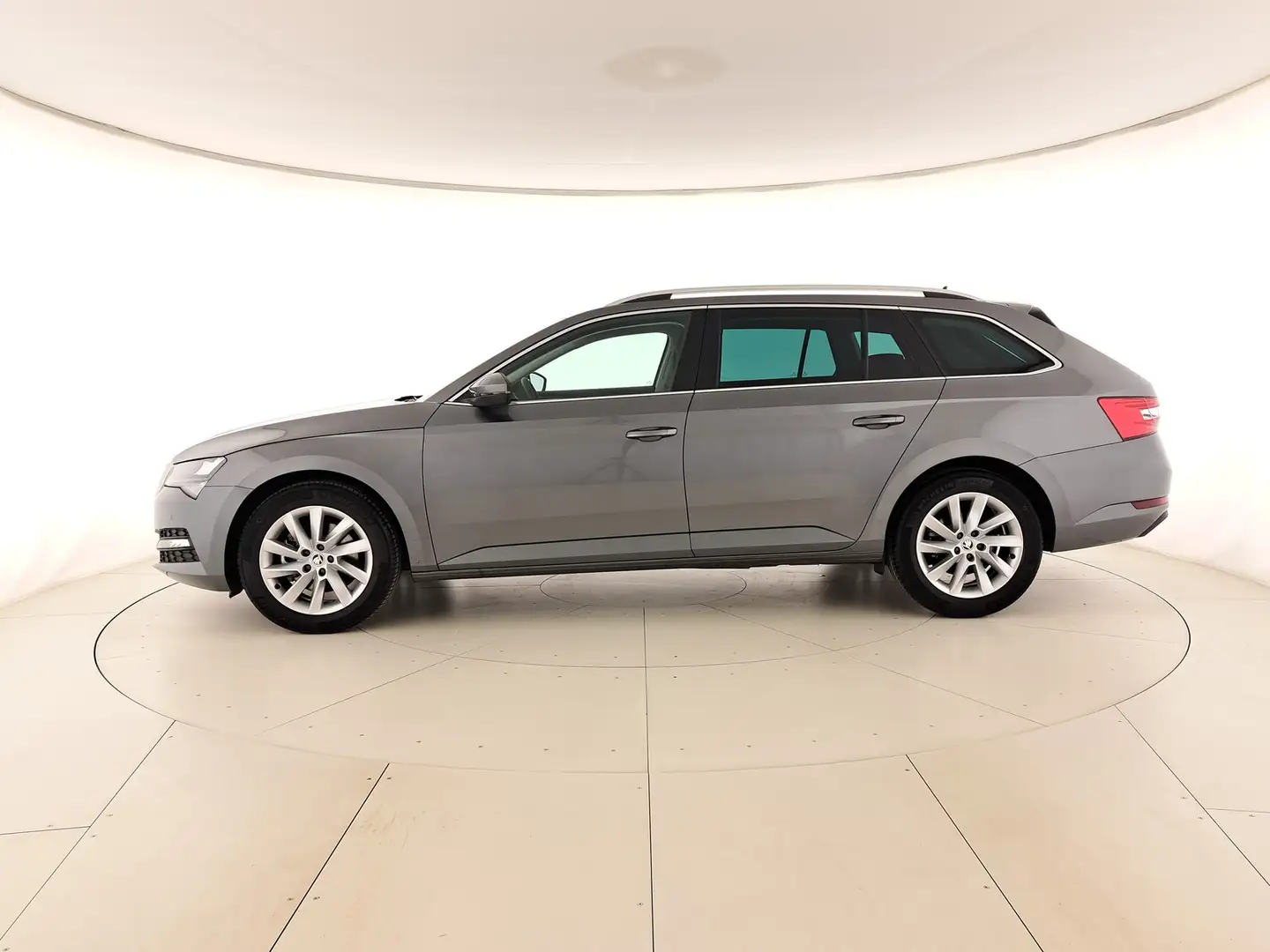 Skoda Superb wagon 2.0 tdi evo executive 150cv dsg Grigio - 2