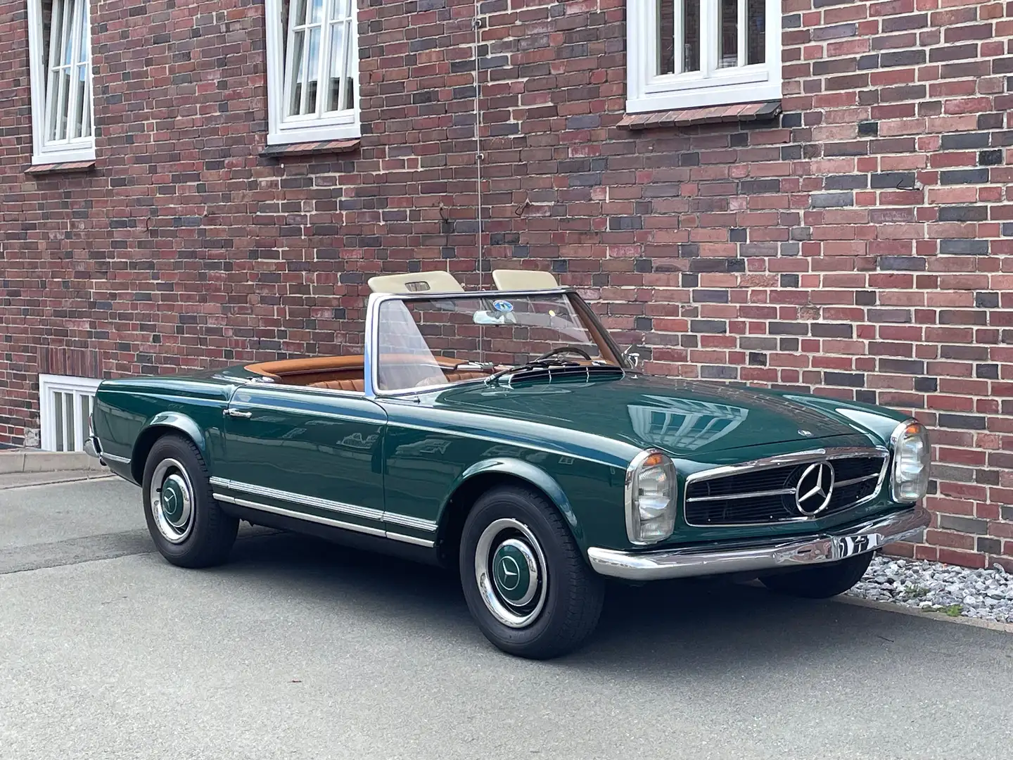 Mercedes-Benz SL 230 Pagode W113 *** deutsche Auslieferung Grün - 1