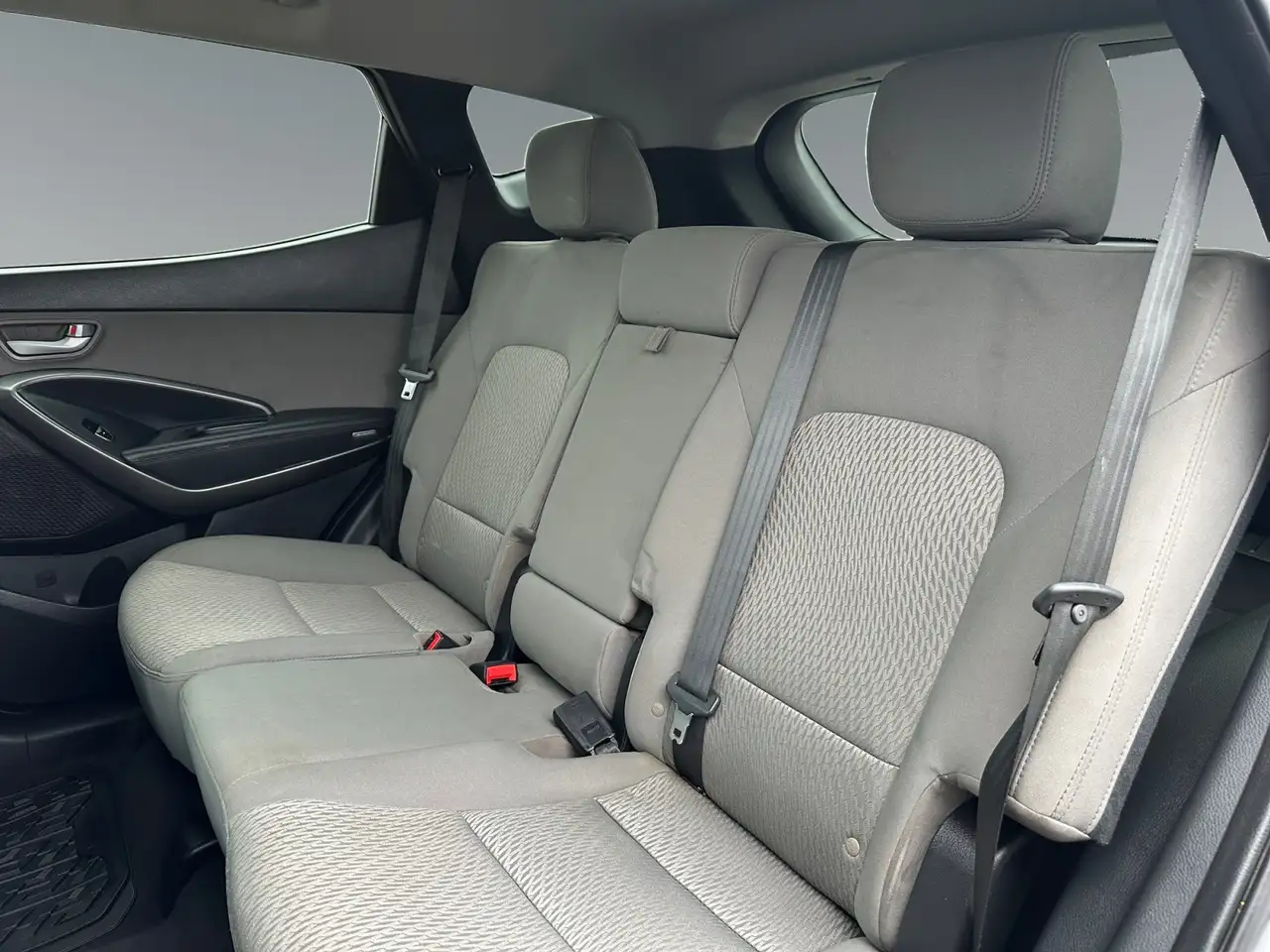 Hyundai SANTA FE photo Hyundai SANTA FE