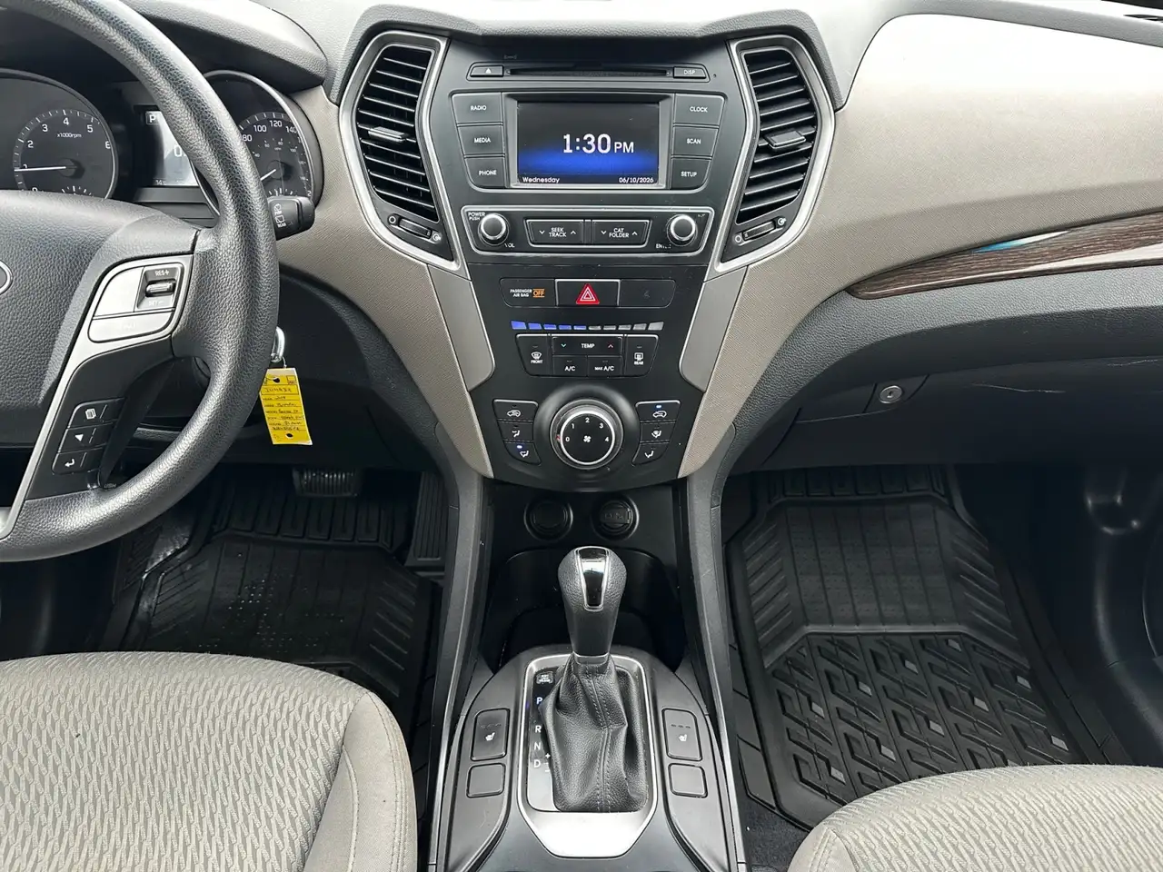 Hyundai SANTA FE photo Hyundai SANTA FE