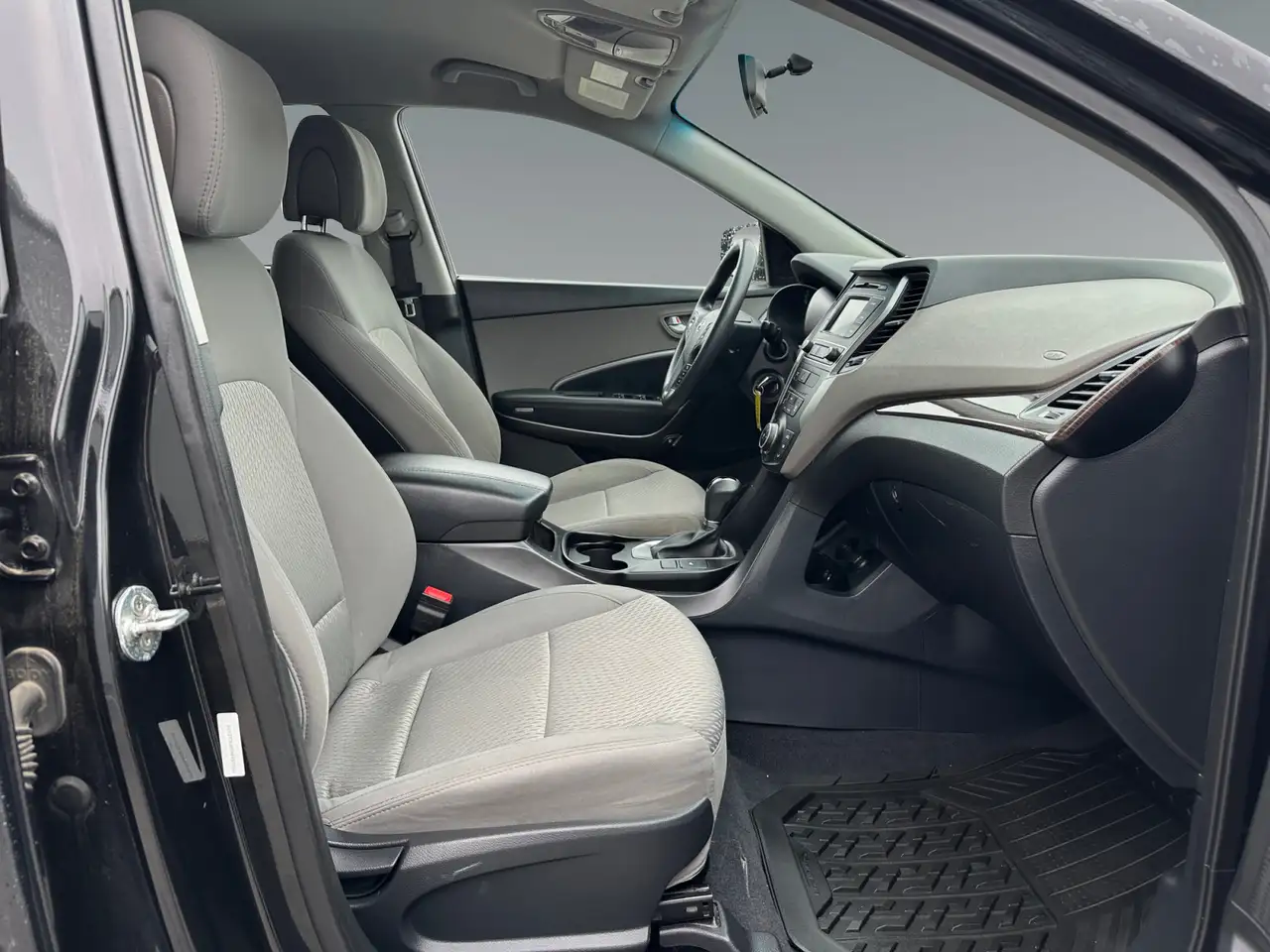Hyundai SANTA FE photo Hyundai SANTA FE