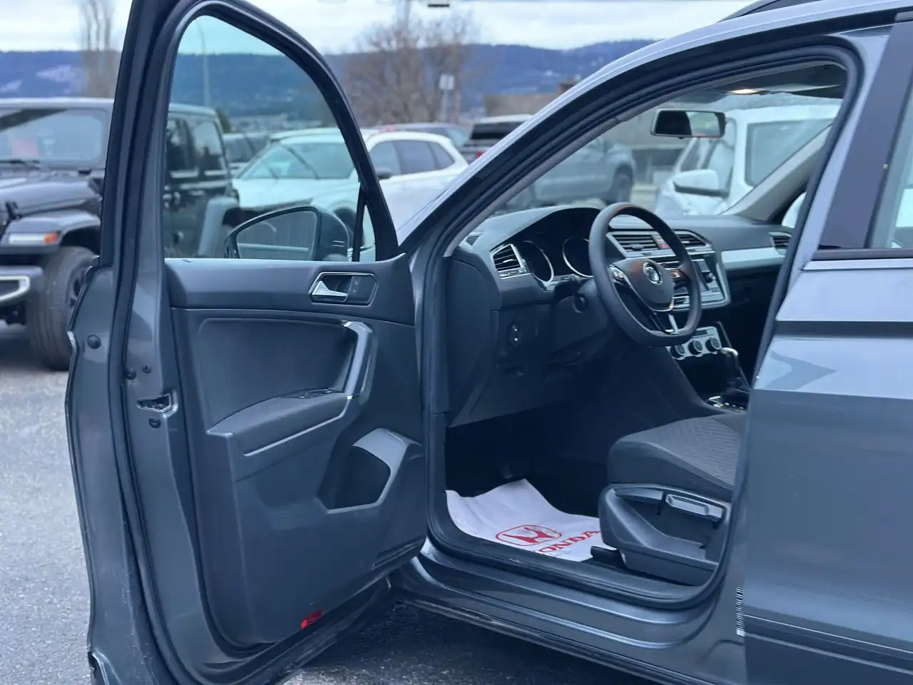 Volkswagen Tiguan снимка Volkswagen Tiguan