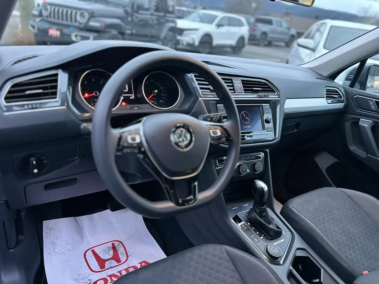 Volkswagen Tiguan снимка Volkswagen Tiguan