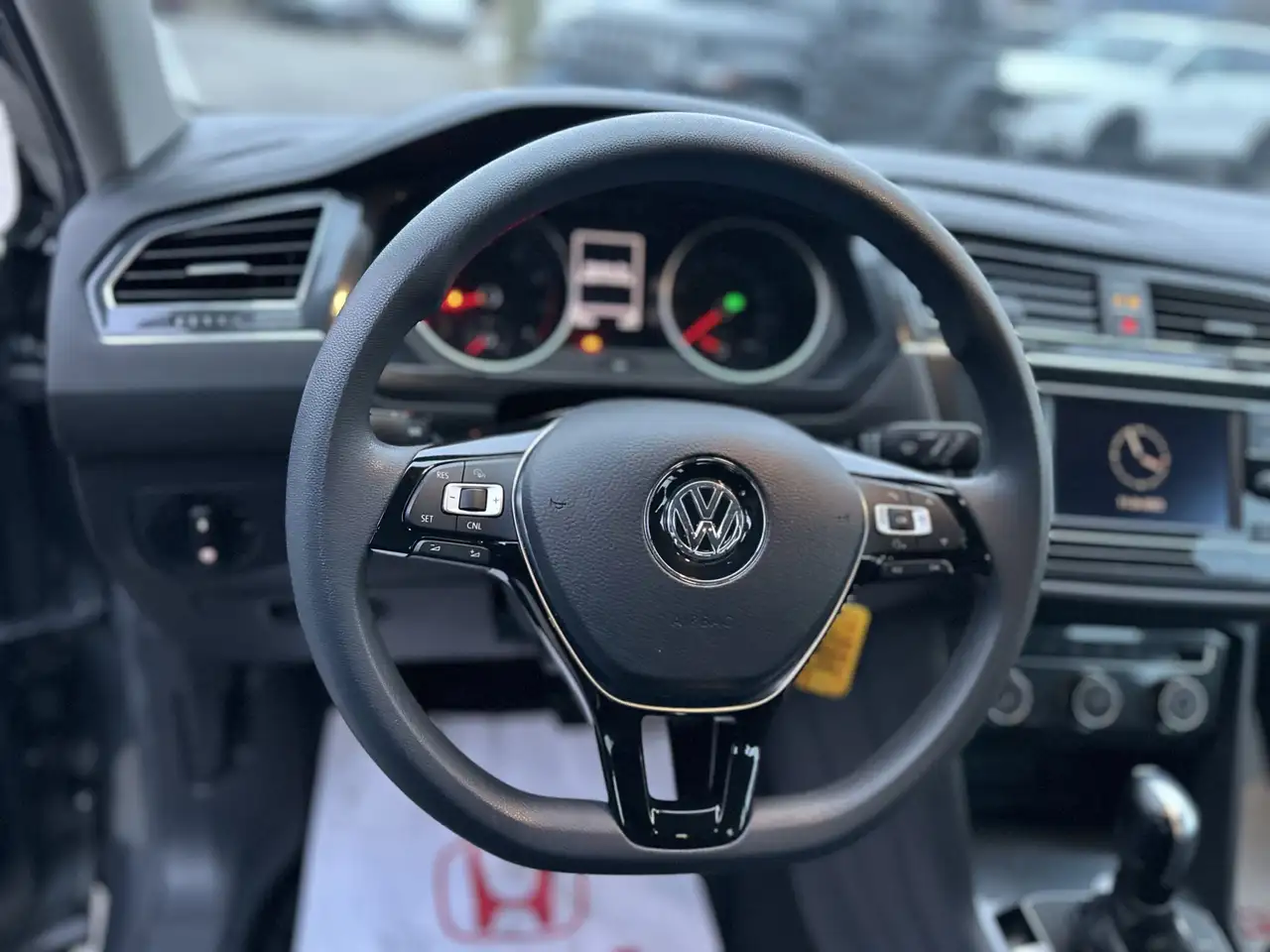 Volkswagen Tiguan снимка Volkswagen Tiguan