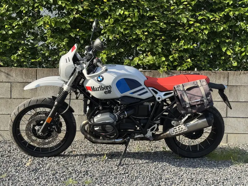 BMW R nineT