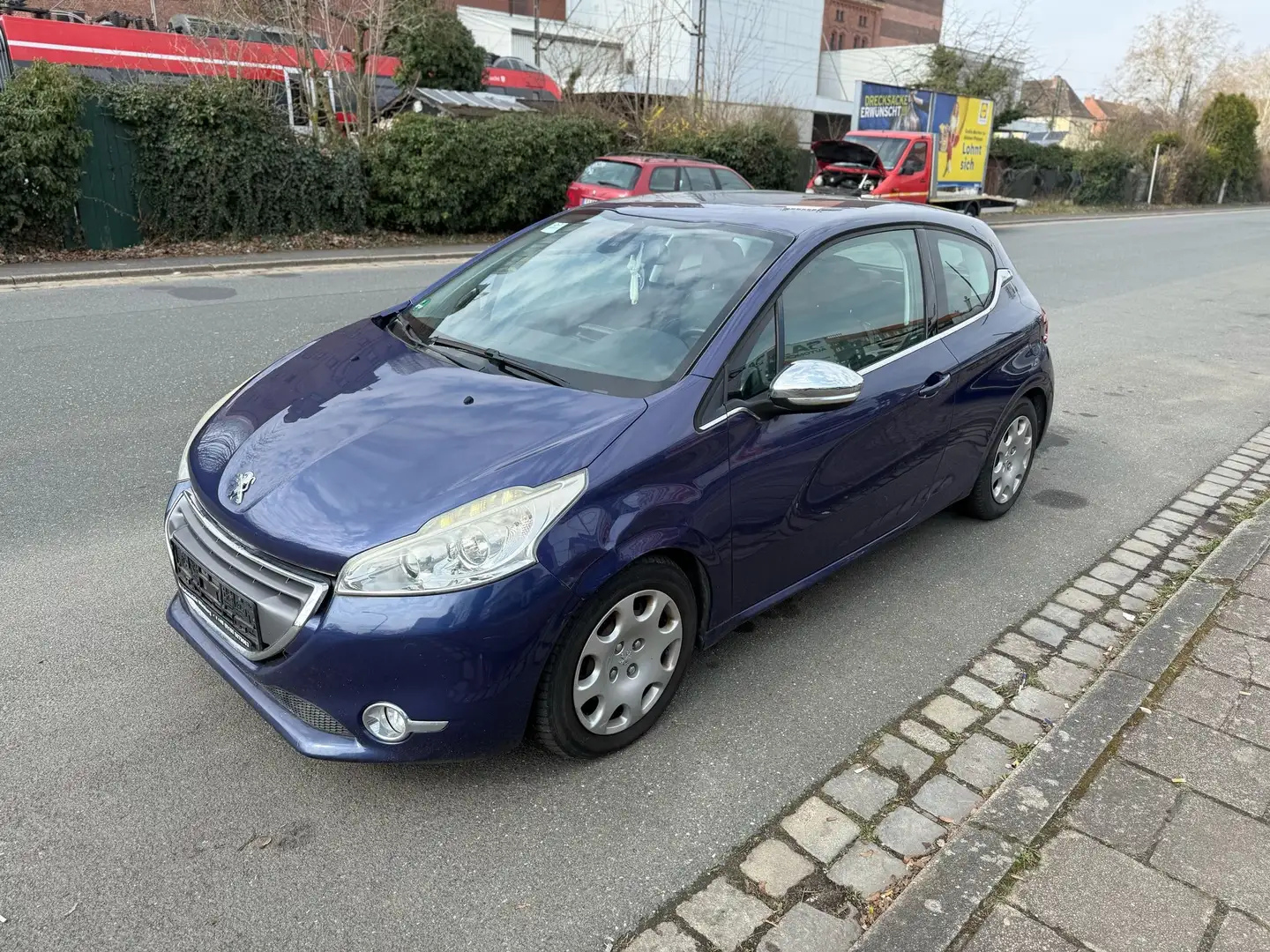 Peugeot 208 95 VTI Active Blau - 2