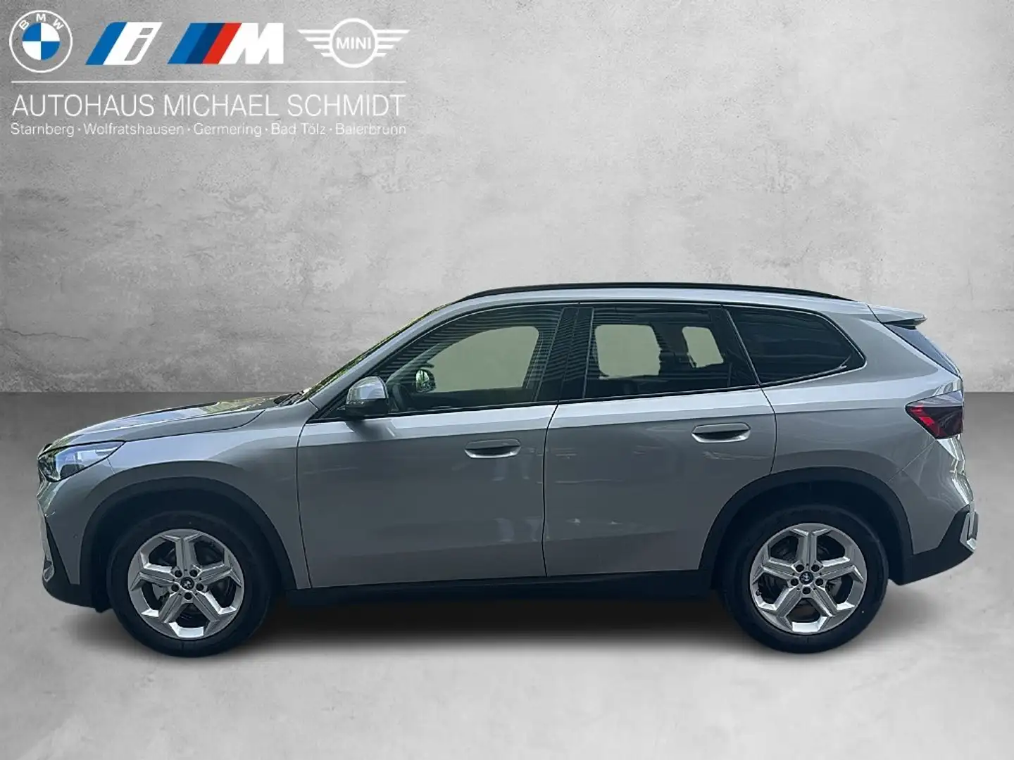 BMW iX1 eDrive20 DAB LED RFK Komfortzg. Klimaaut. Grau - 2