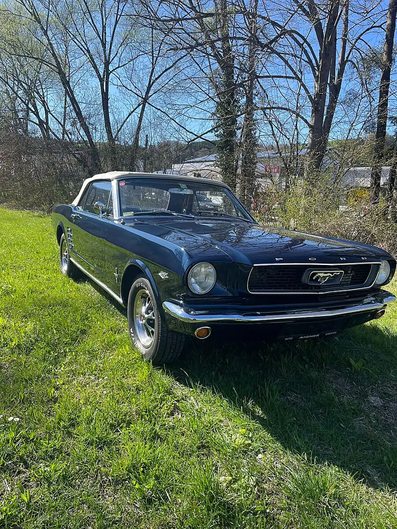 Ford Mustang Schwarz - 1
