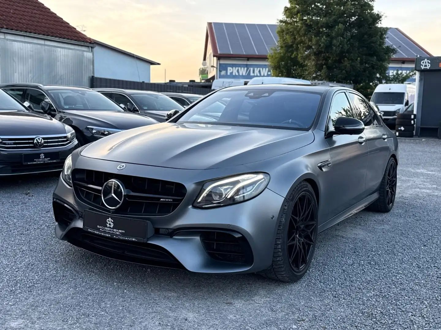 Mercedes-Benz E 63 AMG 4Matic+ Grau - 2