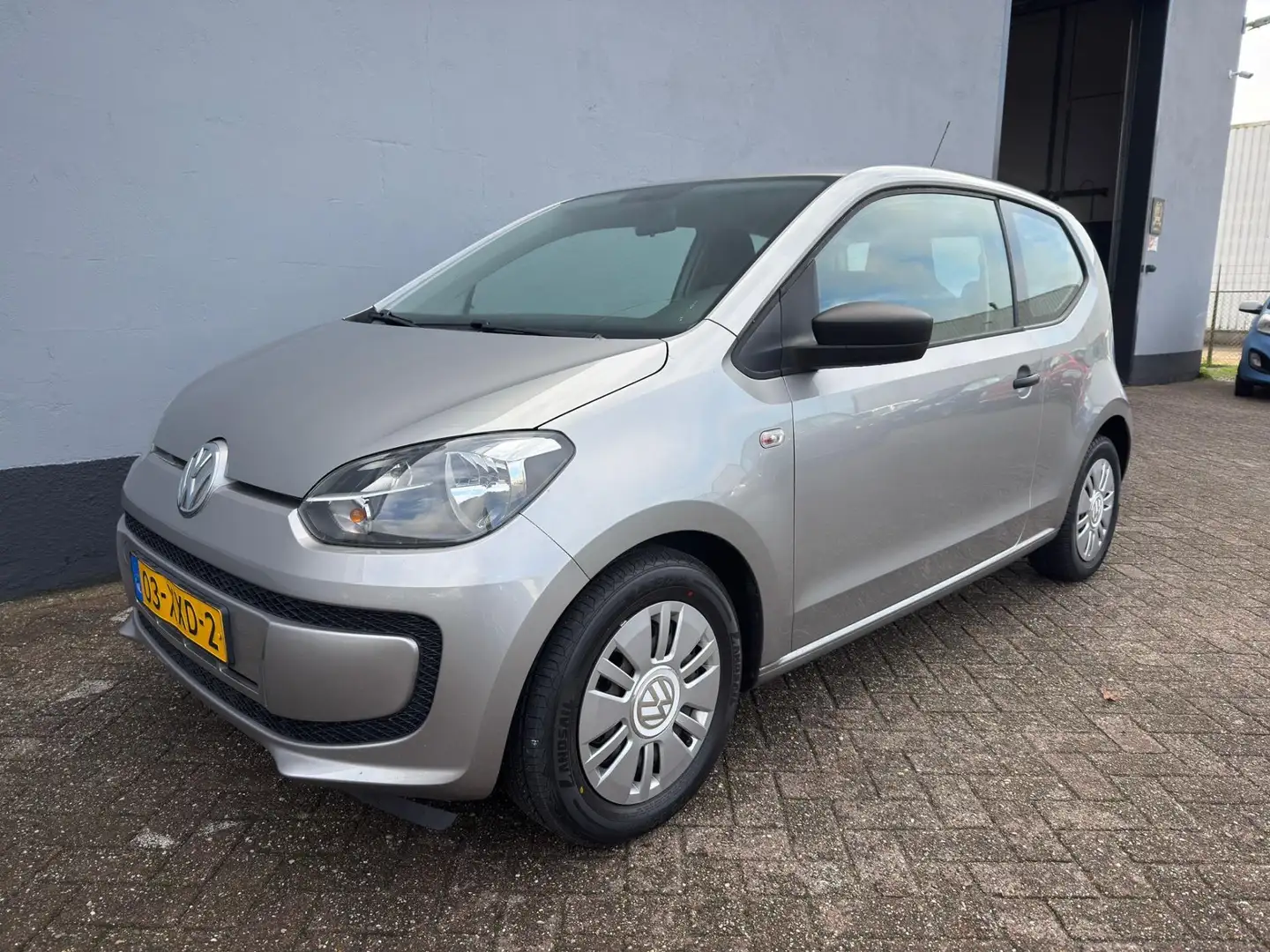 Volkswagen up! 1.0 take up! BlueMotion - Airco Gris - 1