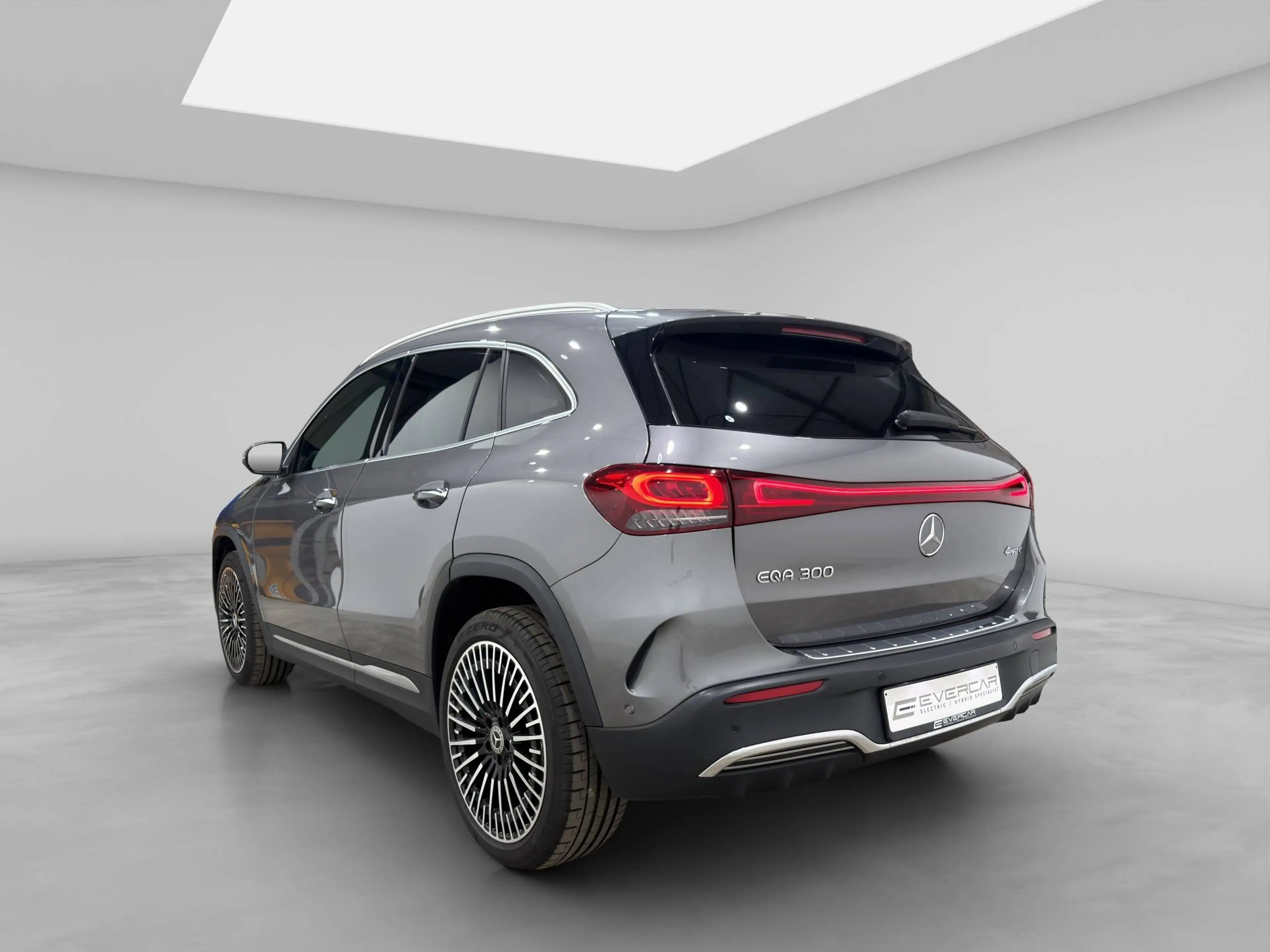 Mercedes-Benz EQA 300 300 AMG LINE 4 MATIC ***LEATHER*CAMERA*LED LIGHTING*** — photo 6