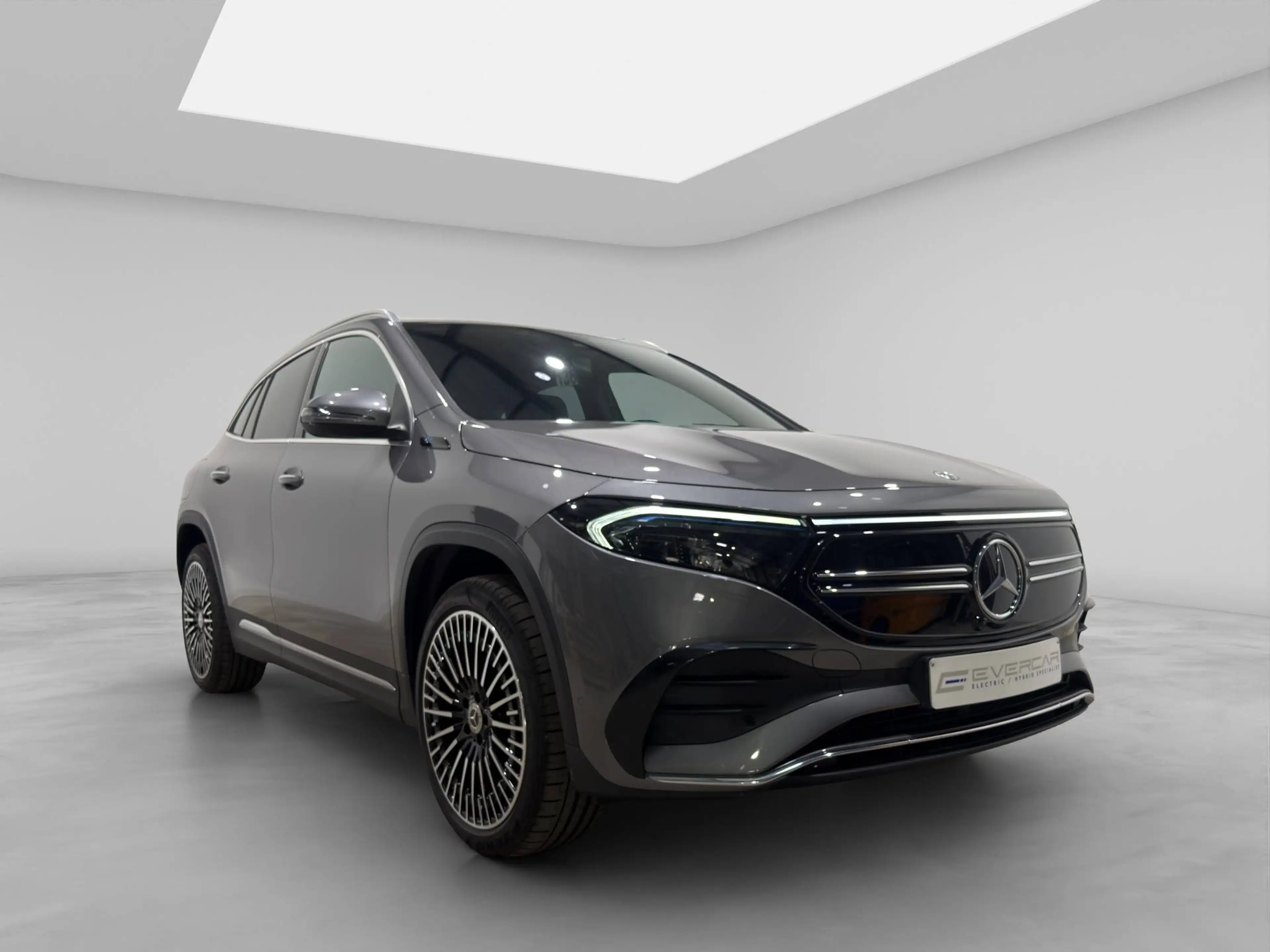 Mercedes-Benz EQA 300 300 AMG LINE 4 MATIC ***LEATHER*CAMERA*LED LIGHTING*** — photo 3