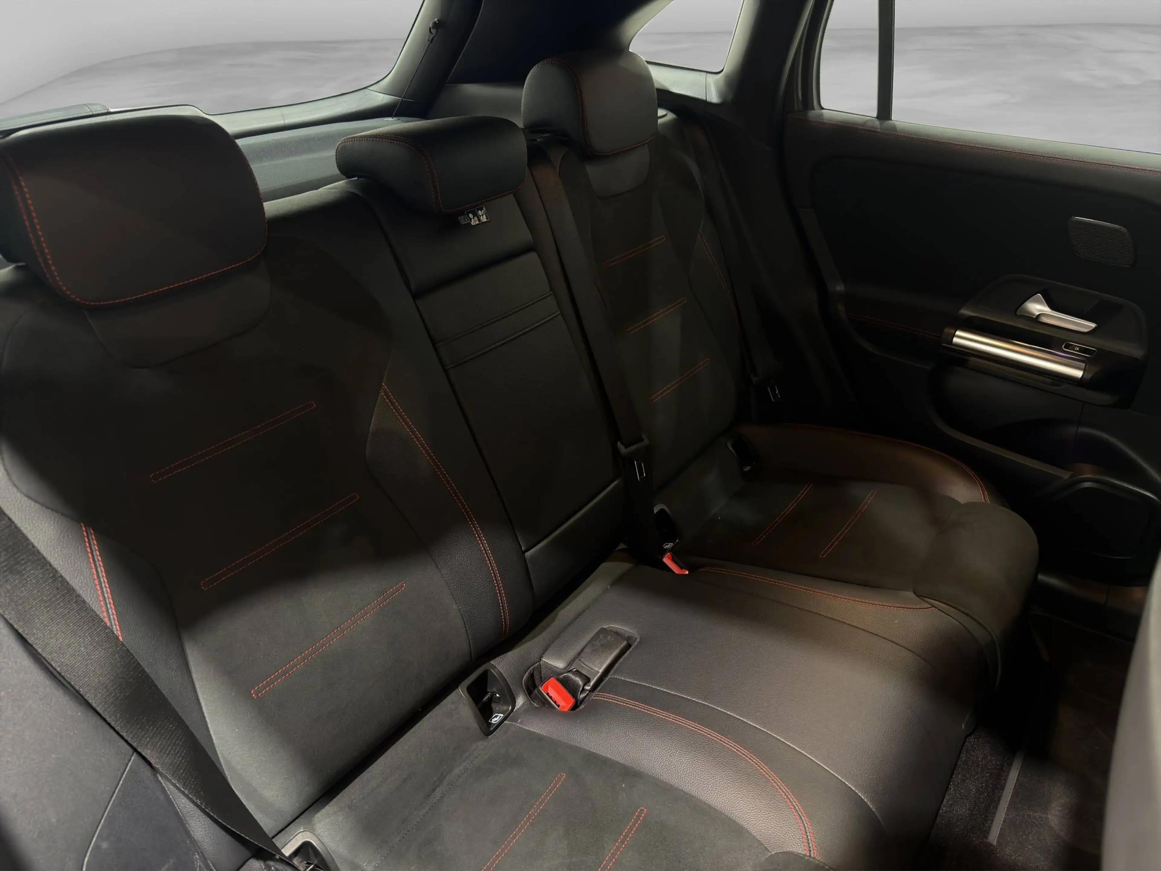Mercedes-Benz EQA 300 300 AMG LINE 4 MATIC ***LEATHER*CAMERA*LED LIGHTING*** — photo 12