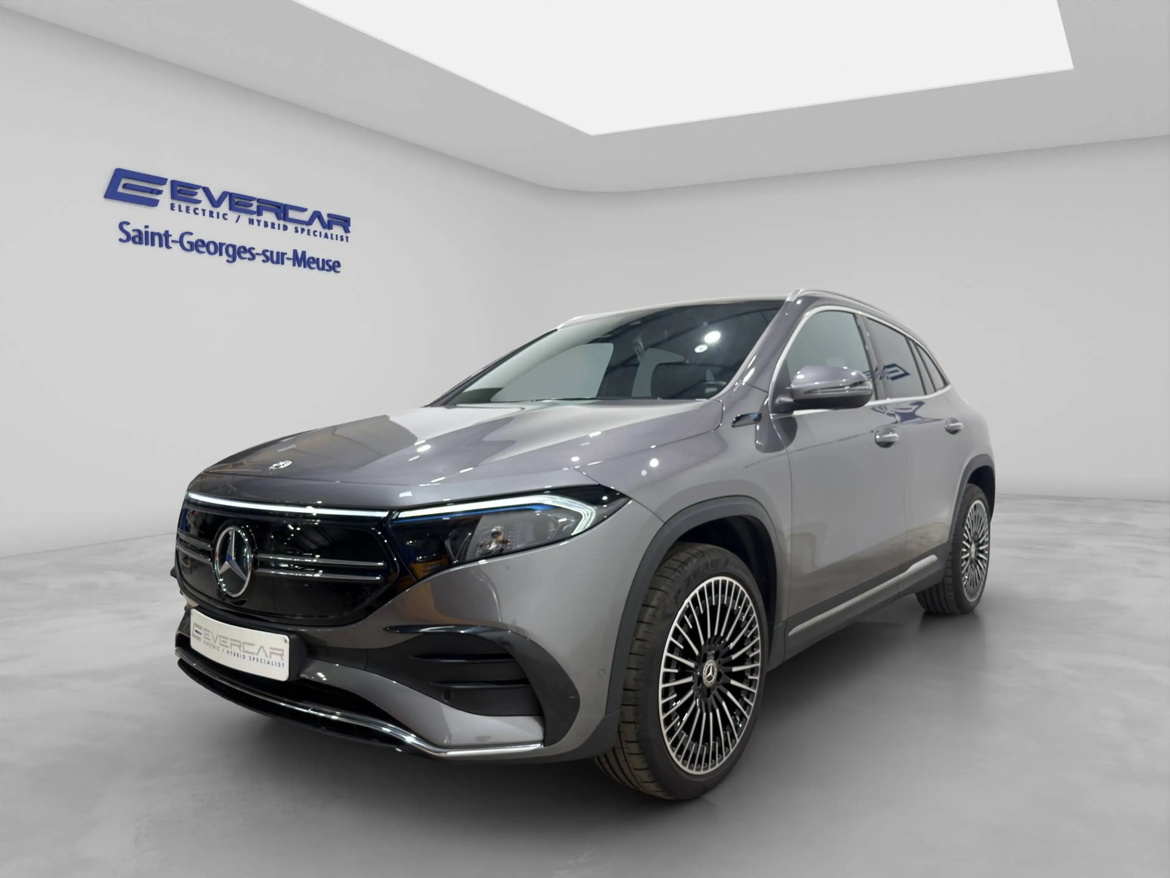 Mercedes-Benz EQA 300 300 AMG LINE 4 MATIC ***LEATHER*CAMERA*LED LIGHTING***