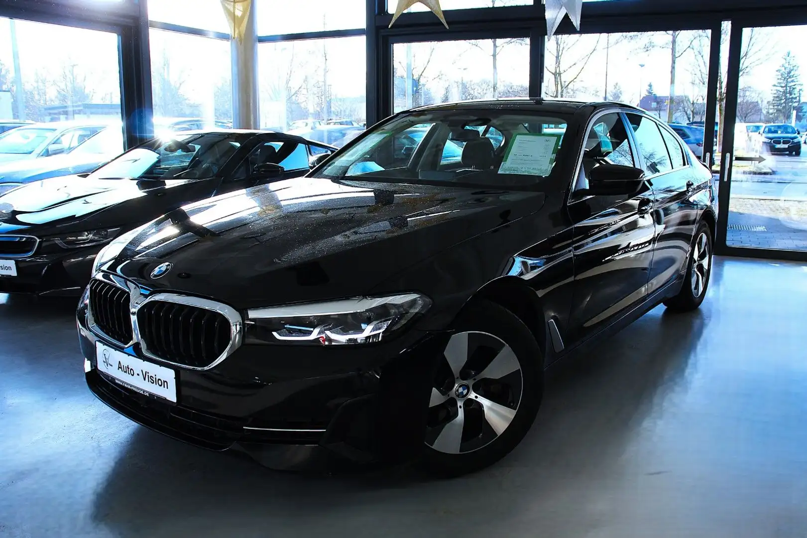 BMW 520 d (G30) *LED*PDC*Kamera*Navi*HeadUp*SHZ Noir - 1
