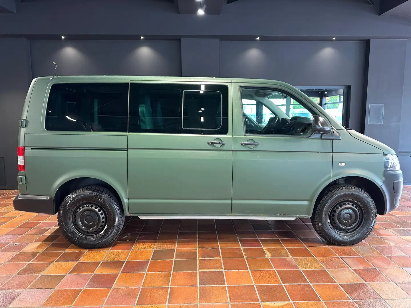 Volkswagen T5 Widder 4Motion kurz Seikel Rockton Bundeswehr Grau - 2