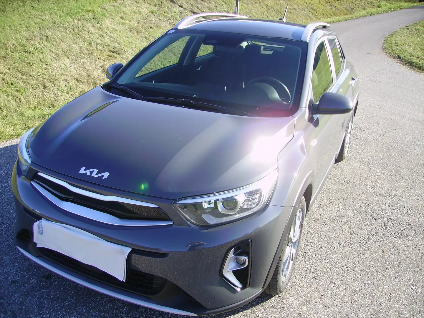 Kia Stonic Grau - 1