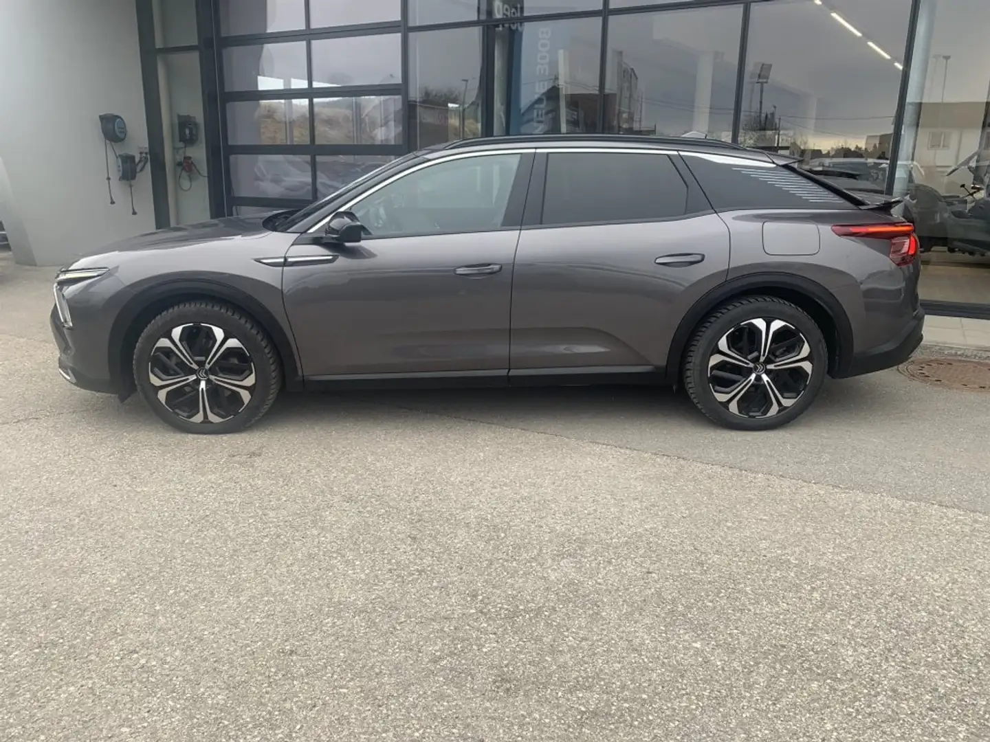 Citroen C5 X Shine Pack Hybrid 225 e-EAT8 Grijs - 2