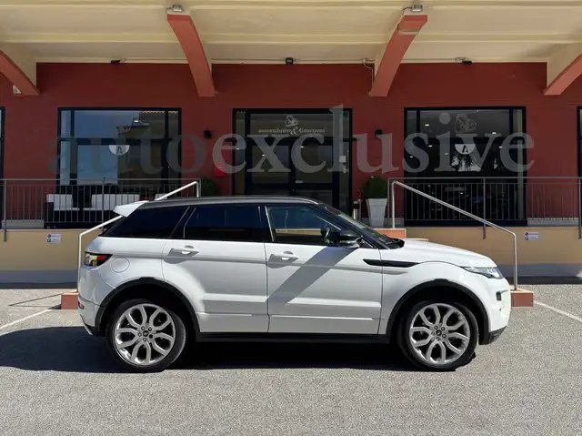 Land Rover Range Rover Evoque view 2