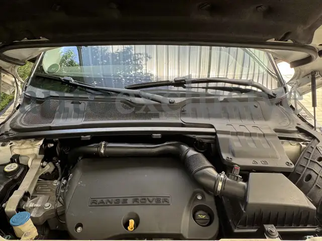 Land Rover Range Rover Evoque view 11