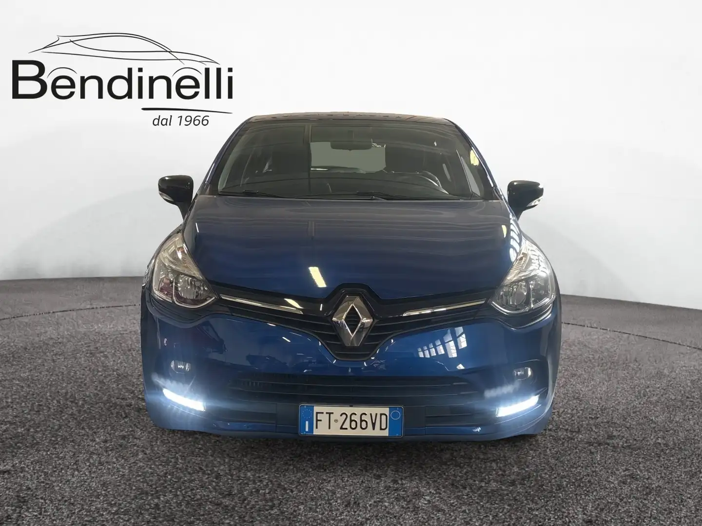 Renault Clio Clio TCe 12V 90 CV GPL 5 porte Moschino Zen Bleu - 2