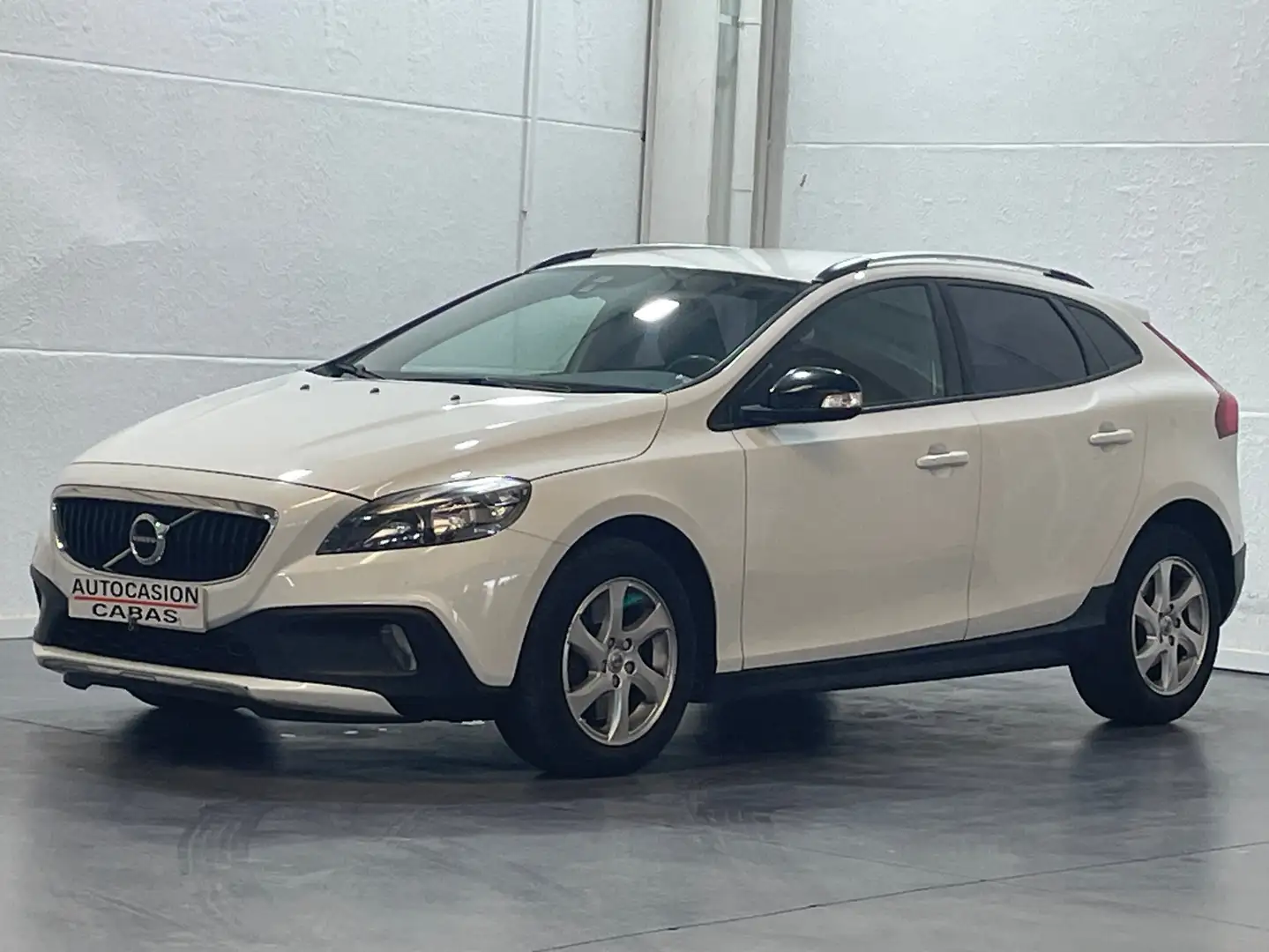Volvo V40 Cross Country D2 Kinetic Aut. 120 Blanc - 1