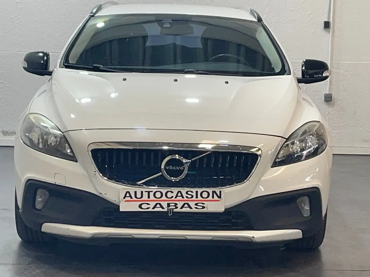 Volvo V40 Cross Country D2 Kinetic Aut. 120 Blanc - 2