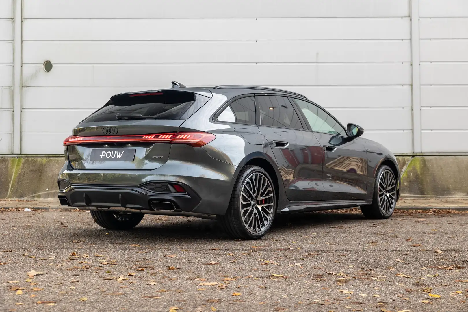 Audi A5 Avant 2.0 e-hybrid 367pk quattro S Edition Competi Gris - 2