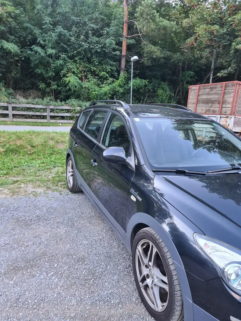 Hyundai i30 CW 1,6 CRDi Europe Crossroad blue drive DPF - 2