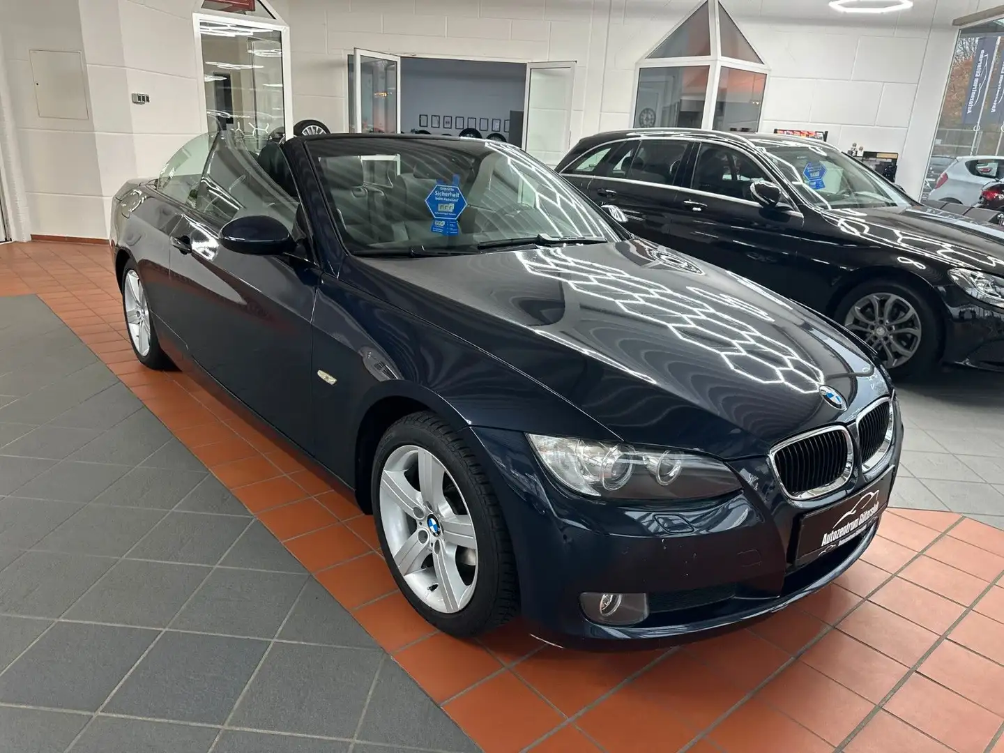 BMW 320 i Cabrio * 1. Hand /Memory-Sitze / Garantie * Blau - 2